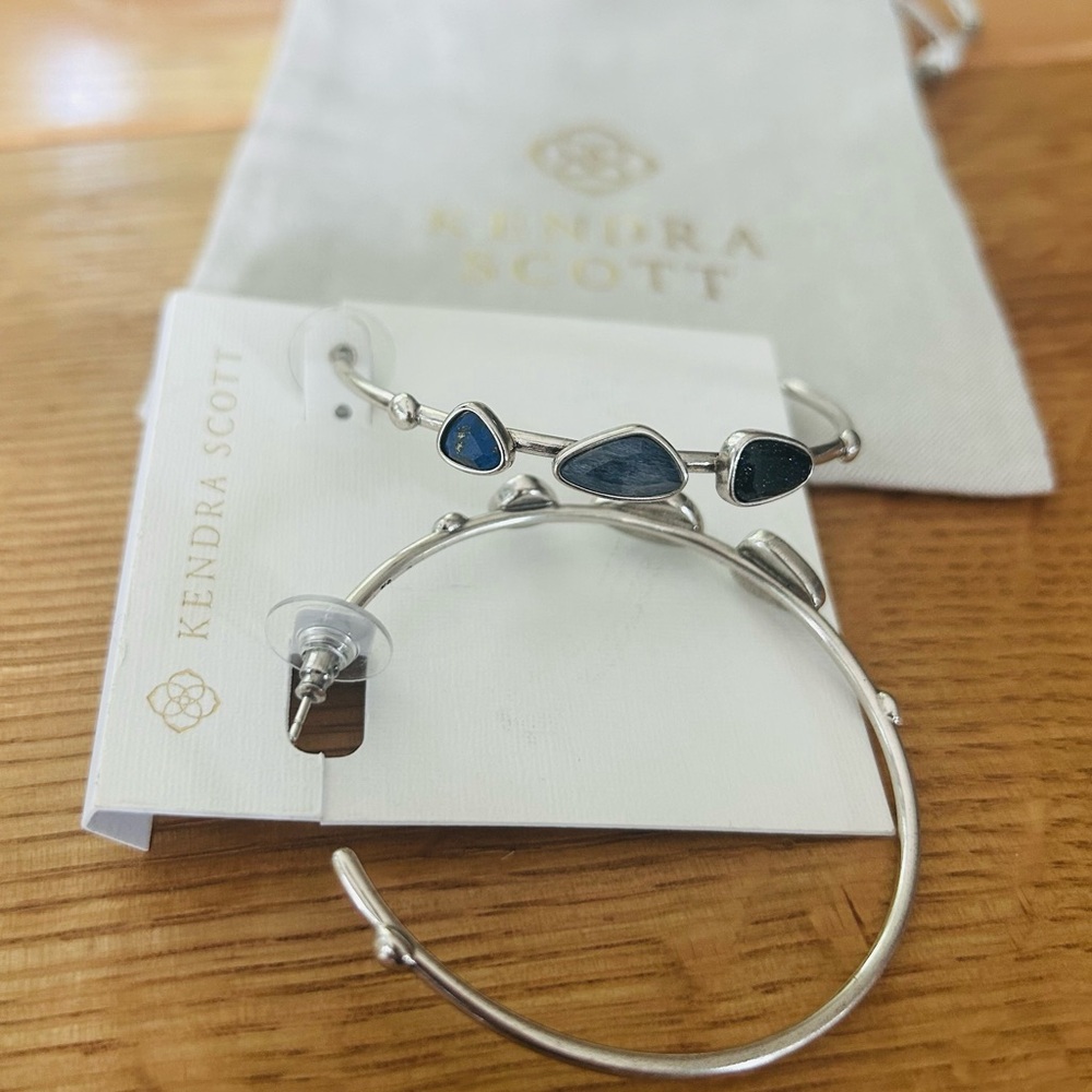 NWT Kendra Scott Ivy Hoop Earrings Silver blue